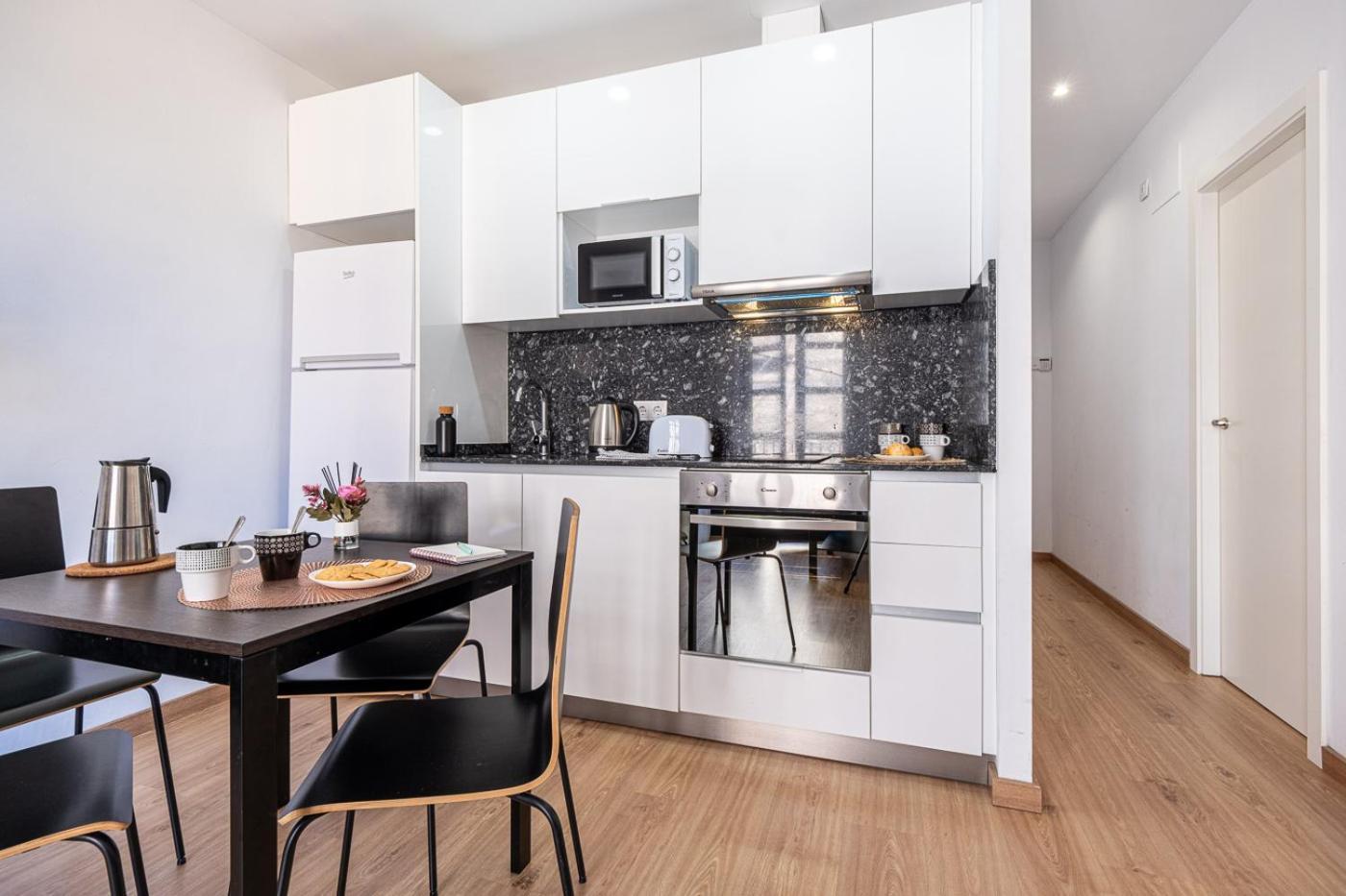 Tarragona Apartments Экстерьер фото