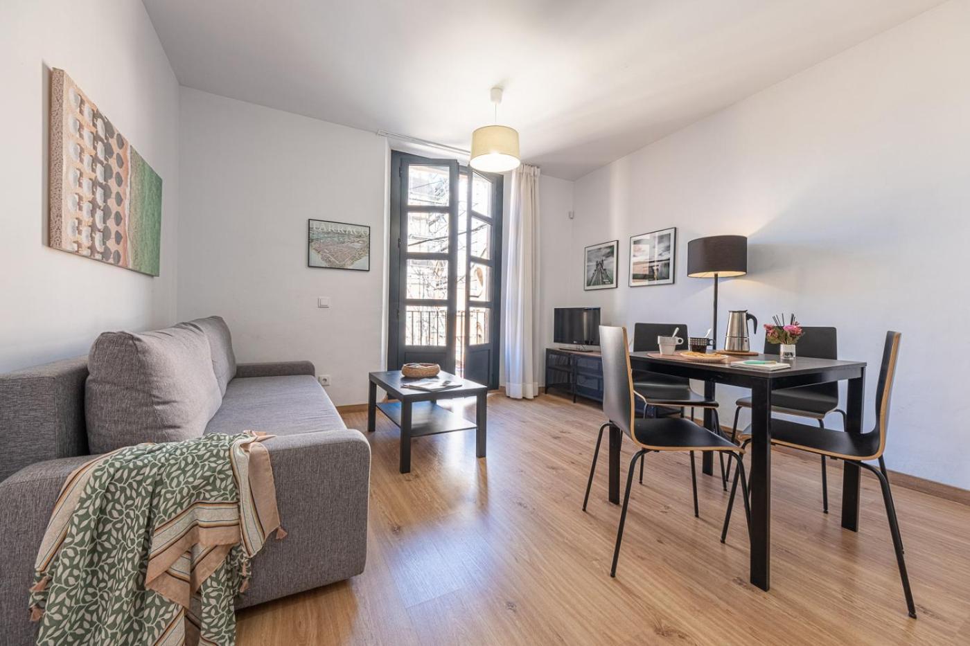 Tarragona Apartments Экстерьер фото